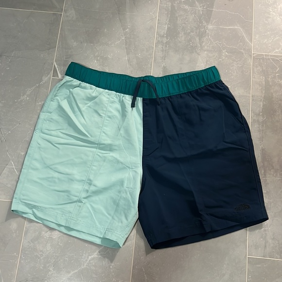 The North Face Men's V-Type Swimsuit Size XL - Picture 8 of 9